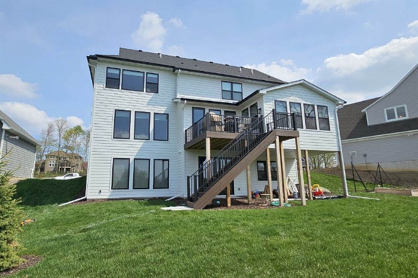 Choosing the Best Gutter Material: Aluminum, Copper, or Vinyl?