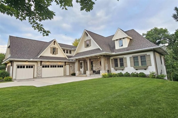 How Do Seamless Gutters Improve Curb Appeal?